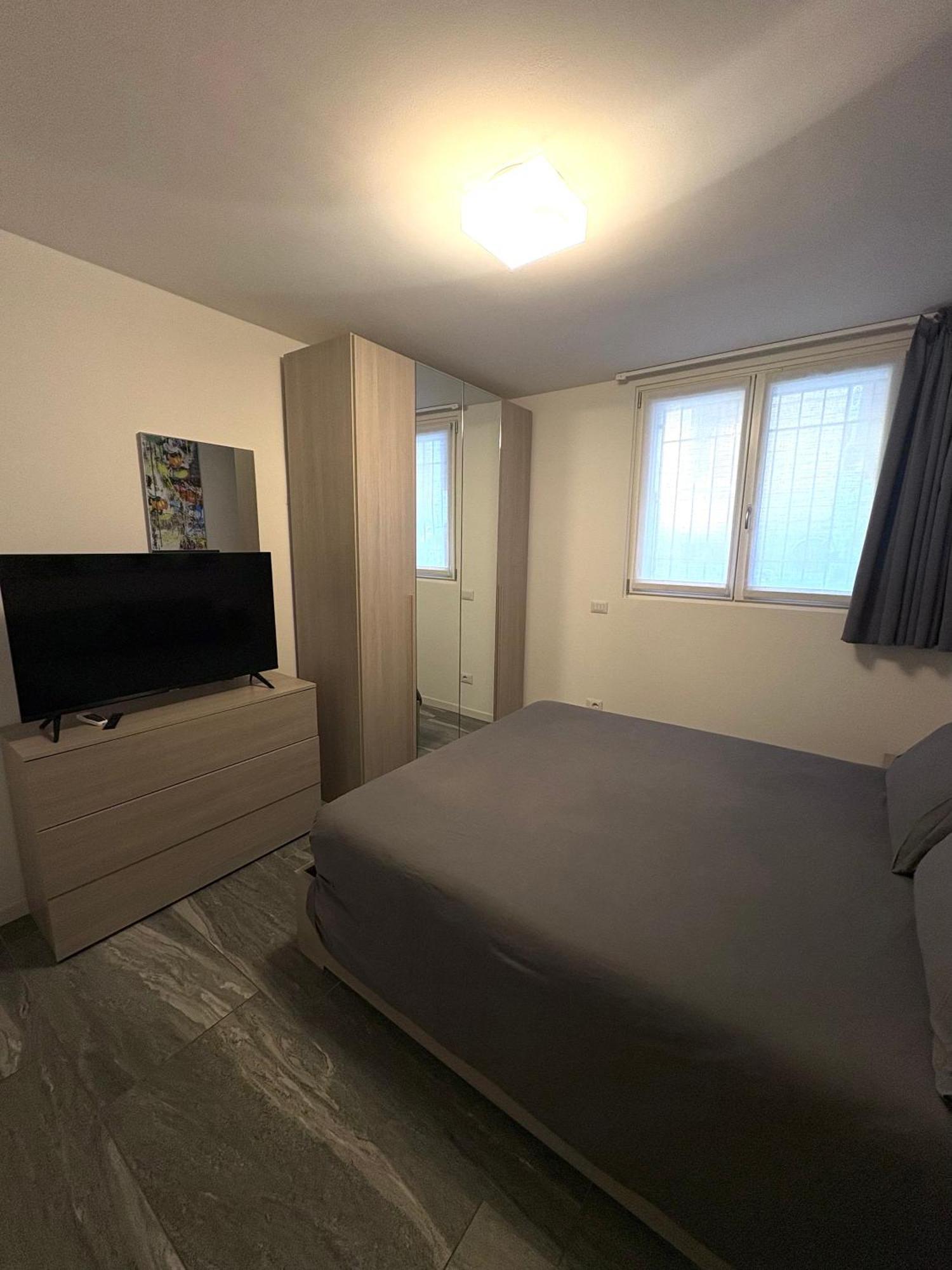 Essential Apartment Sesto San Giovanni Exterior photo